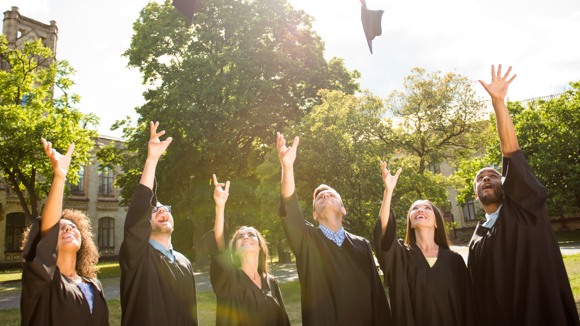 青胜资讯：英国高校扩招潮来袭，中国留学生如何接住这份留学红利？