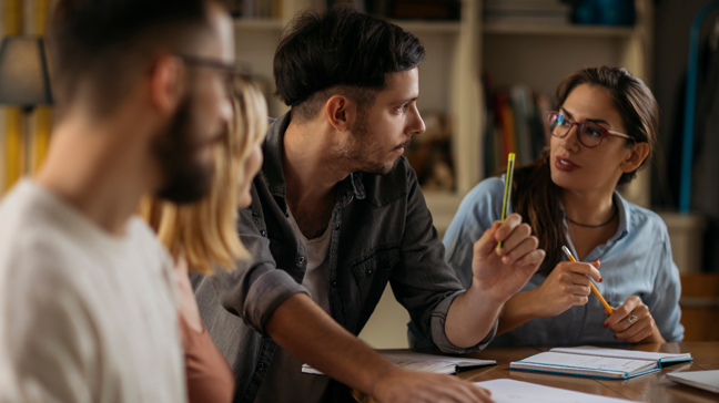 青胜资讯：2026英国留学晚申捡漏指南：三所QS前百院校放宽门槛，把握最后窗口期